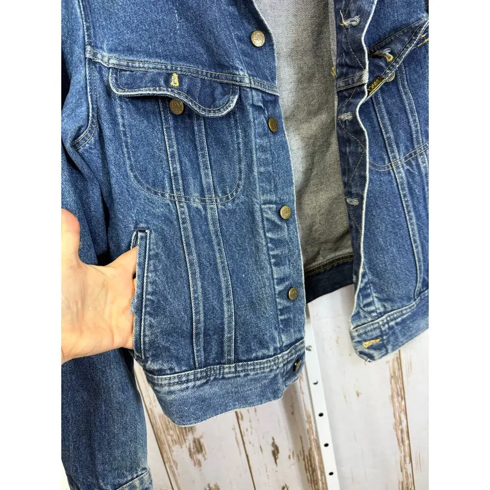 Vintage Lee, Denim Jacket, Size 44L. In good vintage condition!